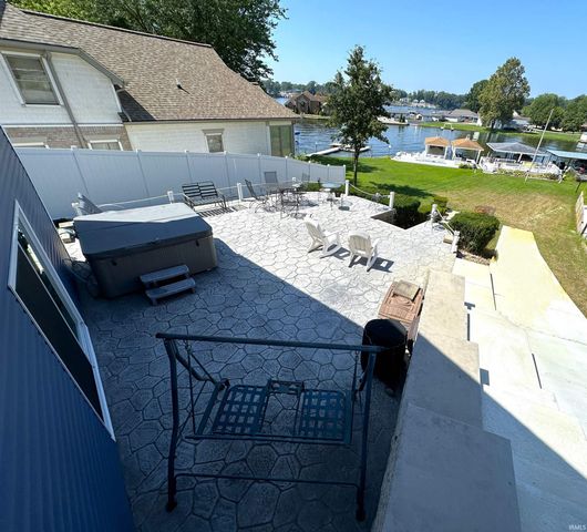 5240 E Wenz Drive, Monticello, IN 47960