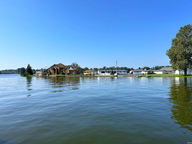 5240 E Wenz Drive, Monticello, IN 47960