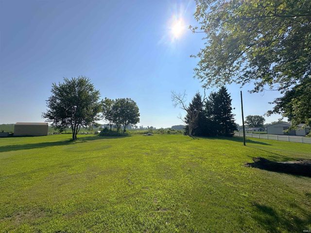 5240 E Wenz Drive, Monticello, IN 47960