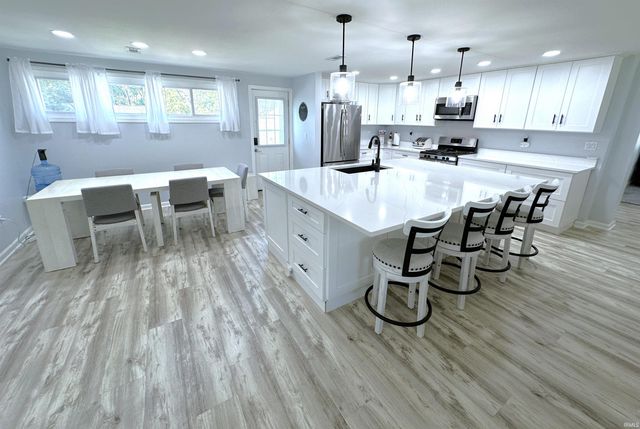 5240 E Wenz Drive, Monticello, IN 47960