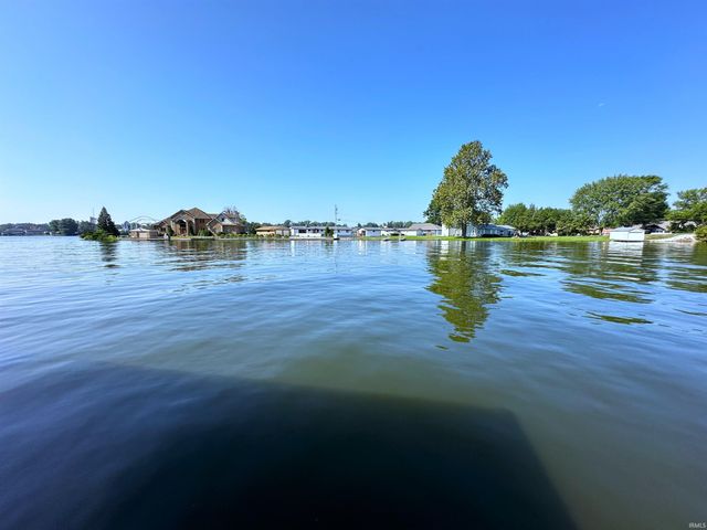 5240 E Wenz Drive, Monticello, IN 47960