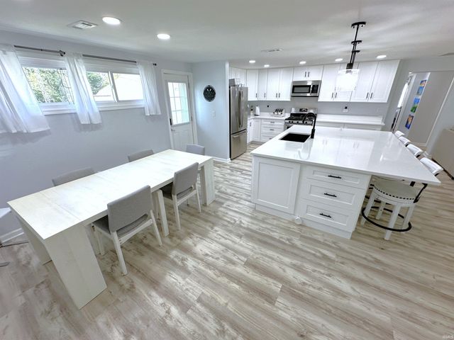 5240 E Wenz Drive, Monticello, IN 47960