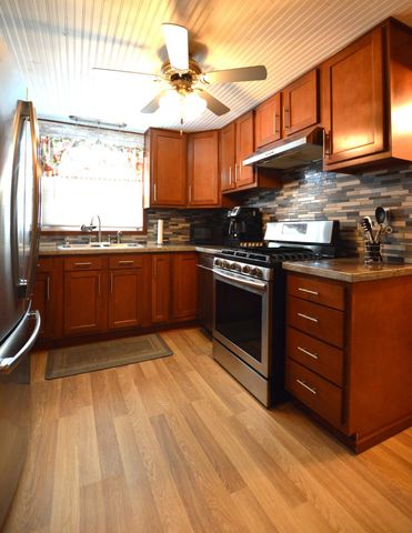 855 Cottage Avenue E, Saint Paul, MN 55106