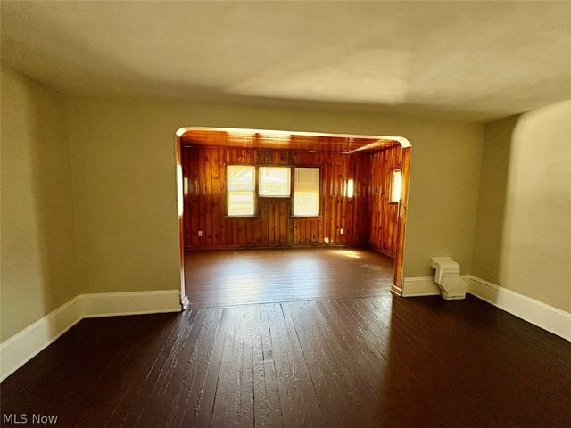 141 Fulton Street, Akron, OH 44305