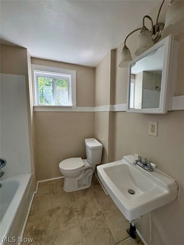 141 Fulton Street, Akron, OH 44305