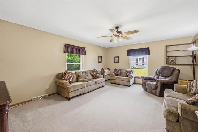 W213N16673 Glen Brooke DRIVE, Jackson, WI 53037