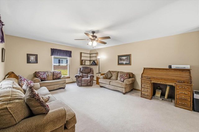 W213N16673 Glen Brooke DRIVE, Jackson, WI 53037