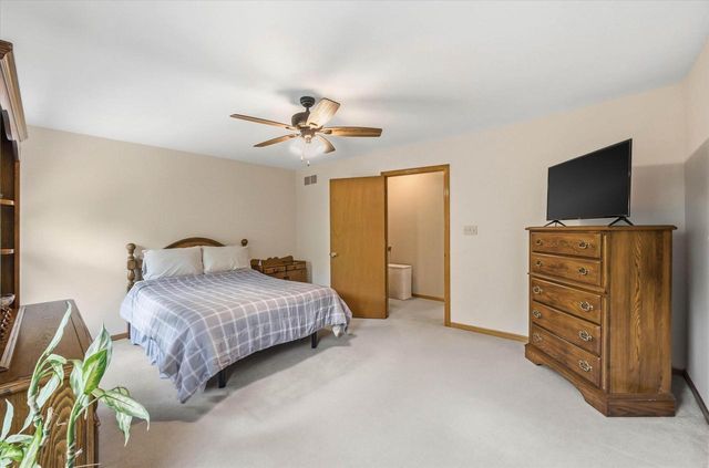W213N16673 Glen Brooke DRIVE, Jackson, WI 53037