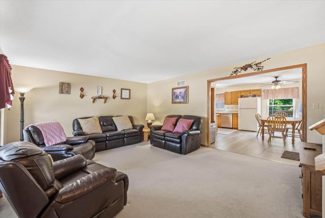 W213N16673 Glen Brooke DRIVE, Jackson, WI 53037