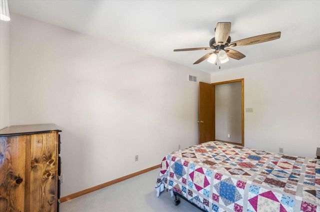 W213N16673 Glen Brooke DRIVE, Jackson, WI 53037