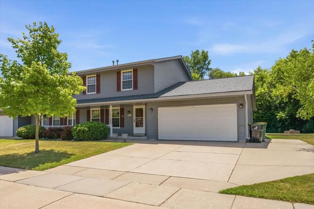 W213N16673 Glen Brooke DRIVE, Jackson, WI 53037