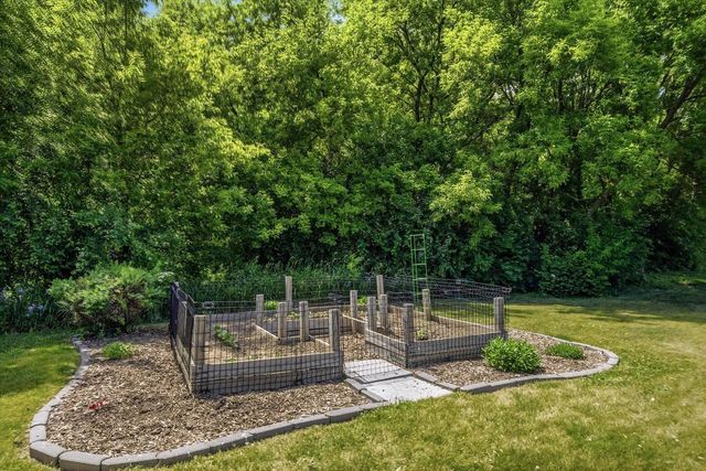 W213N16673 Glen Brooke DRIVE, Jackson, WI 53037