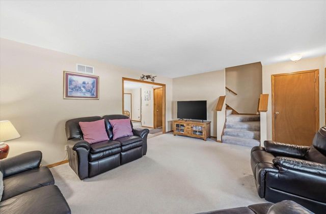 W213N16673 Glen Brooke DRIVE, Jackson, WI 53037