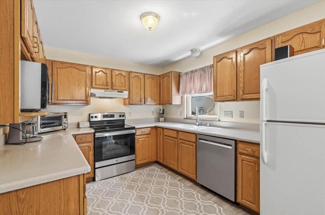 W213N16673 Glen Brooke DRIVE, Jackson, WI 53037
