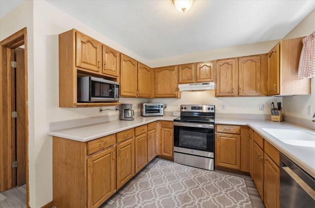 W213N16673 Glen Brooke DRIVE, Jackson, WI 53037