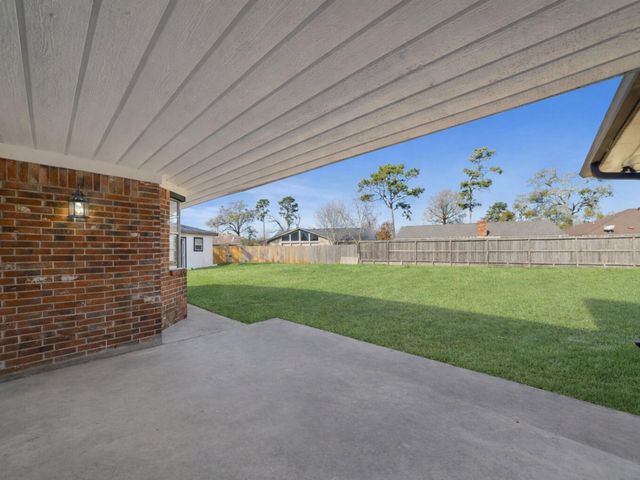 158 Blue Castle Court, Houston, TX 77015