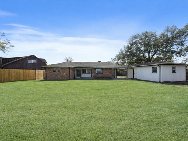 158 Blue Castle Court, Houston, TX 77015