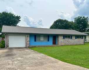 107 BURKLE Avenue, Poteau, OK 74953