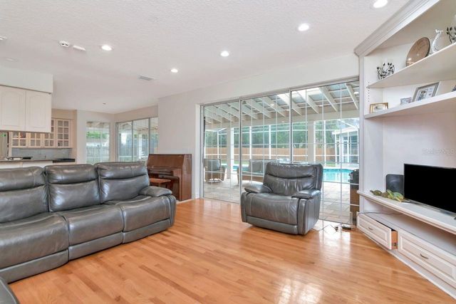 13104 GREENGAGE LANE, Tampa, FL 33612