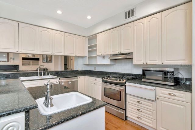 13104 GREENGAGE LANE, Tampa, FL 33612