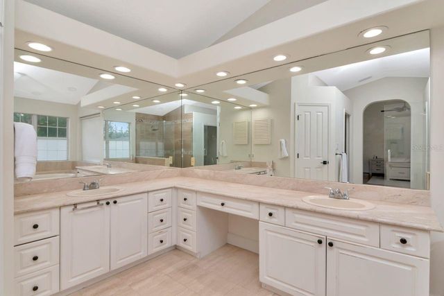 13104 GREENGAGE LANE, Tampa, FL 33612