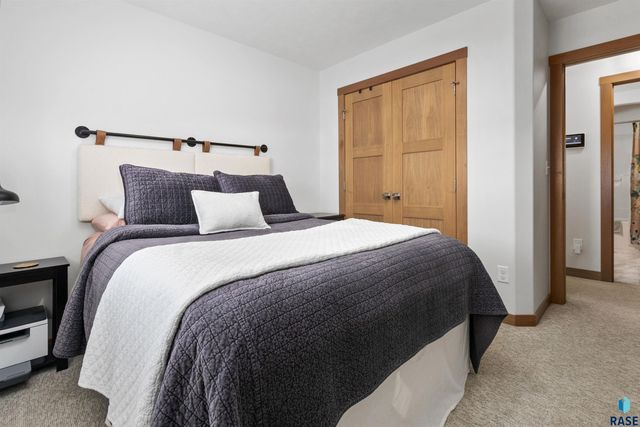 8217 E Mystic Dr, Sioux Falls, SD 57110