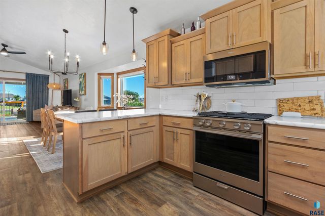 8217 E Mystic Dr, Sioux Falls, SD 57110