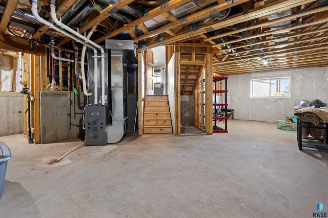 8217 E Mystic Dr, Sioux Falls, SD 57110