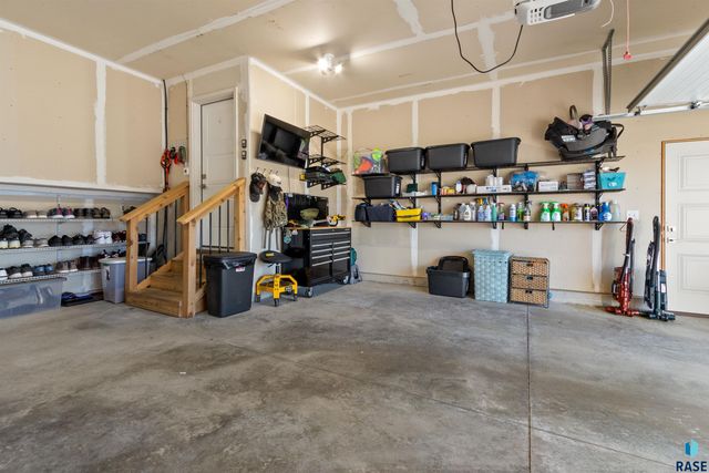 8217 E Mystic Dr, Sioux Falls, SD 57110