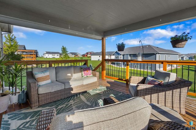 8217 E Mystic Dr, Sioux Falls, SD 57110