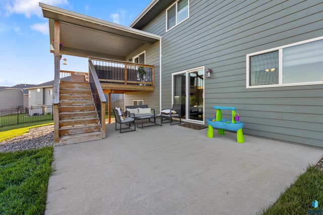 8217 E Mystic Dr, Sioux Falls, SD 57110