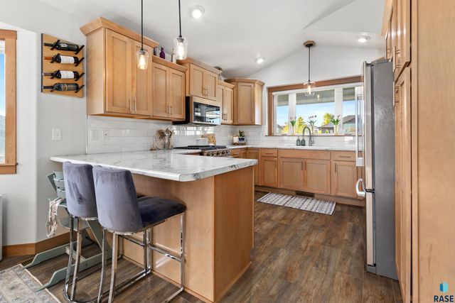 8217 E Mystic Dr, Sioux Falls, SD 57110