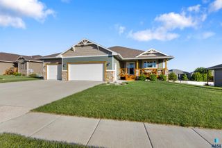 8217 E Mystic Dr, Sioux Falls, SD 57110