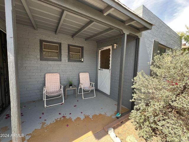 9502 N 2ND Place, Phoenix, AZ 85020