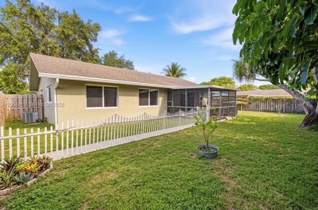 1200 Rowayton Circle, Wellington, FL 33414