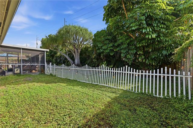 1200 Rowayton Circle, Wellington, FL 33414