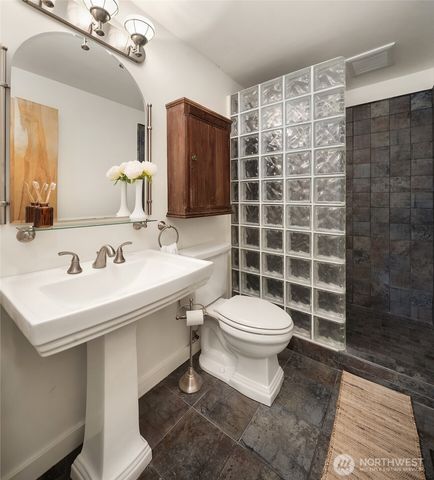 11022 Palisades Avenue SW, Vashon, WA 98070