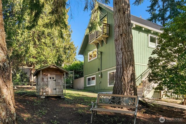 11022 Palisades Avenue SW, Vashon, WA 98070