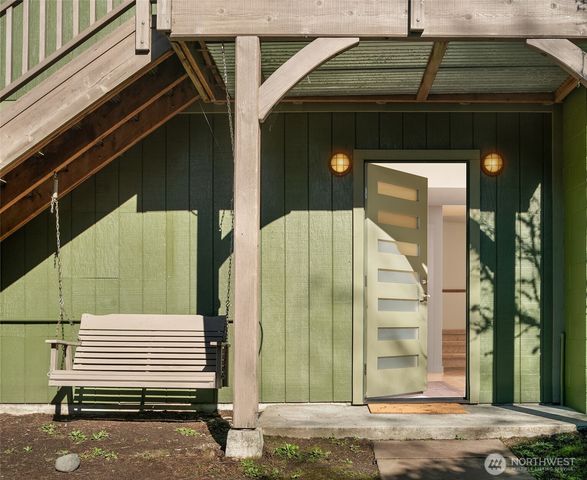 11022 Palisades Avenue SW, Vashon, WA 98070