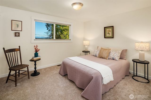 11022 Palisades Avenue SW, Vashon, WA 98070