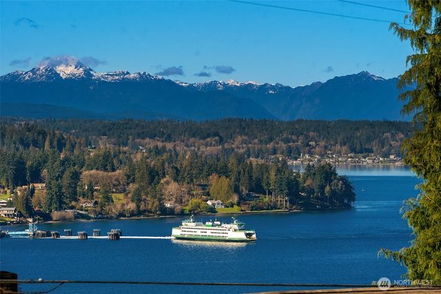 11022 Palisades Avenue SW, Vashon, WA 98070