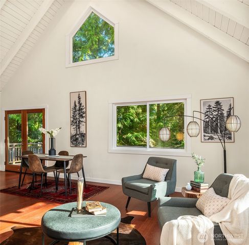 11022 Palisades Avenue SW, Vashon, WA 98070