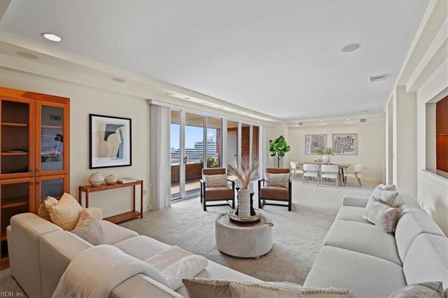 215 Brooke Ave Apt 1004, Norfolk, VA 23510