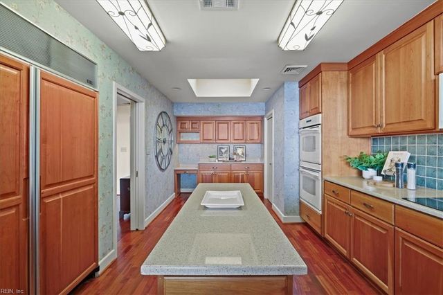 215 Brooke Ave Apt 1004, Norfolk, VA 23510