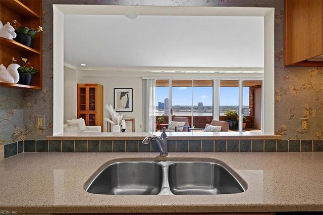 215 Brooke Ave Apt 1004, Norfolk, VA 23510