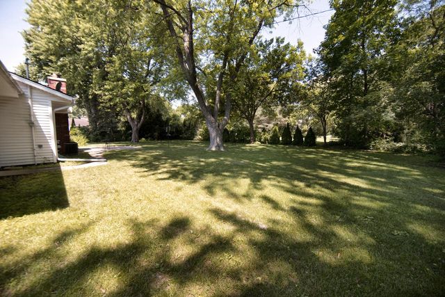 2510 W Rochelle AVENUE, Glendale, WI 53209