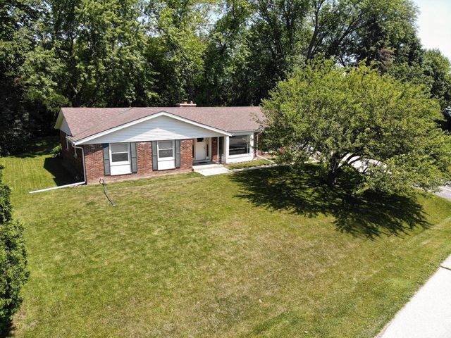 2510 W Rochelle AVENUE, Glendale, WI 53209