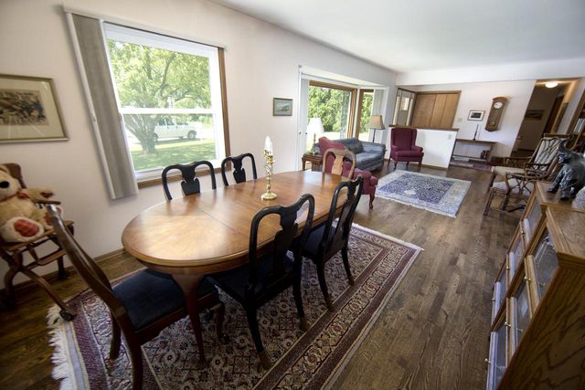 2510 W Rochelle AVENUE, Glendale, WI 53209