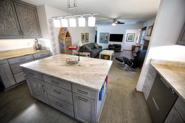 2510 W Rochelle AVENUE, Glendale, WI 53209
