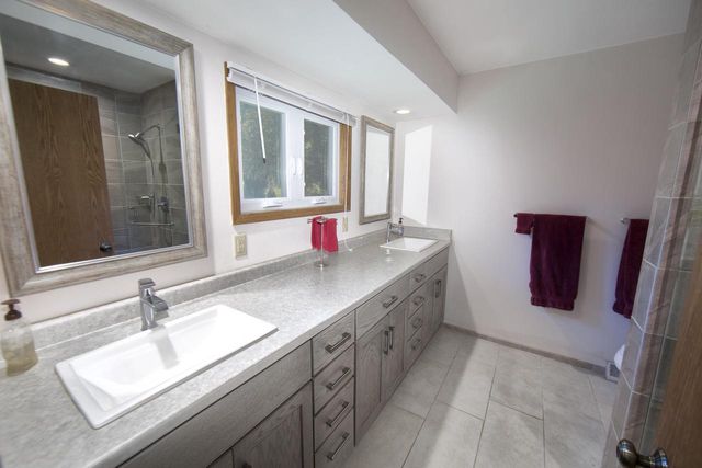 2510 W Rochelle AVENUE, Glendale, WI 53209